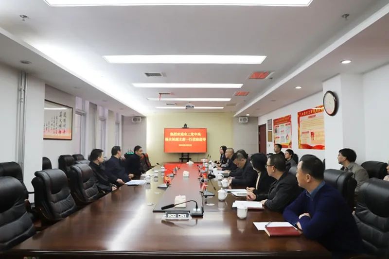 杨关林一行走访了农工党宁夏区委会机关，并进行了座谈。